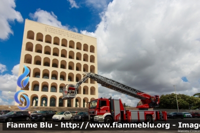 Man TGM 18.320 III serie
Vigili del Fuoco
Comando Provinciale di Roma
Distaccamento cittadino EUR
Autoscala articolata L42A-XS da 42 metri
Allestimento BAI - Metz
VF 30682
Parole chiave: Man TGM_18.320_IIIserie VF30682