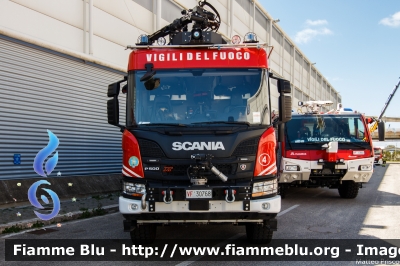 Scania XT P500 6x6
Vigili del Fuoco
Comando Provinciale di Roma
Distaccamento Aereoportuale Fiumicino
AutoIdroSchiumaPolvere allestito BAI
VF 30768
Parole chiave: Scania XT_P500_6x6 VF30768