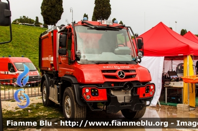 Mercedes-Benz Unimog U423
Vigili del Fuoco
Comando provinciale di Roma
allestimento Vallfirest Profire
VF 31878
Parole chiave: Mercedes-Benz Unimog_U423 VF31878