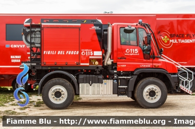 Mercedes-Benz Unimog U423
Vigili del Fuoco
Comando provinciale di Roma
allestimento Vallfirest Profire
VF 31878
Parole chiave: Mercedes-Benz Unimog_U423 VF31878