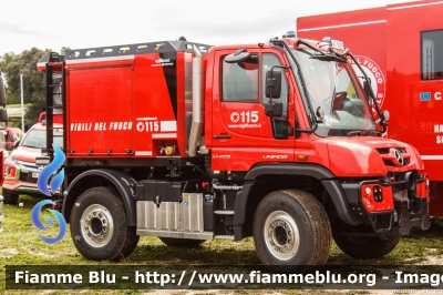 Mercedes-Benz Unimog U423
Vigili del Fuoco
Comando provinciale di Roma
allestimento Vallfirest Profire
VF 31878
Parole chiave: Mercedes-Benz Unimog_U423 VF31878