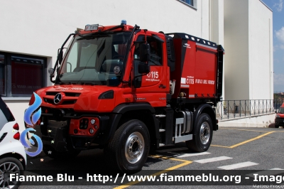 Mercedes-Benz Unimog U423
Vigili del Fuoco
Comando provinciale di Roma
allestimento Vallfirest Profire
VF 31878
Parole chiave: Mercedes-Benz Unimog_U423 VF31878