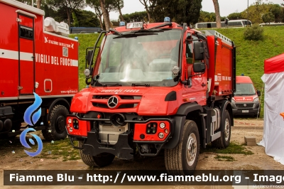 Mercedes-Benz Unimog U423
Vigili del Fuoco
Comando provinciale di Roma
allestimento Vallfirest Profire
VF 31878
Parole chiave: Mercedes-Benz Unimog_U423 VF31878