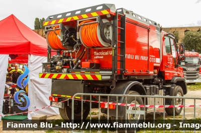 Mercedes-Benz Unimog U423
Vigili del Fuoco
Comando provinciale di Roma
allestimento Vallfirest Profire
VF 31878
Parole chiave: Mercedes-Benz Unimog_U423 VF31878