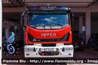 Iveco EuroCargo 120E25 IV serie - NewCity 2020
Vigili del Fuoco
Comando Provinciale di Roma
Distaccamento presso Direzione Regionale Lazio
VF 32421
Parole chiave: Iveco EuroCargo_120E25_IVserie_NewCity_2020 VF32421