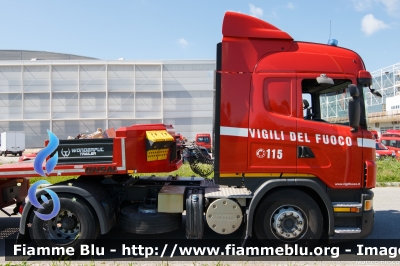 Scania G440
Vigili del Fuoco
Comando Provinciale di Torino
VF 32715
Parole chiave: Scania G440 VF32715