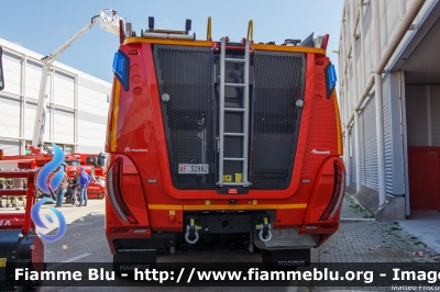 Iveco Magirus Dragon X6 II serie
Vigili del Fuoco
Comando di Roma
Distaccamento Aeroportuale di Fiumicino
AutoIdroSchiumaPolvere allestimento Iveco-Magirus
VF 32882
Parole chiave: Iveco_Magirus Dragon_X6_IIserie VF32882