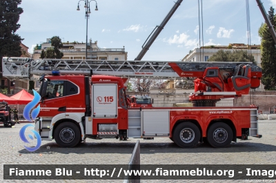 Iveco S-Way AT260S42
Vigili del Fuoco
AutoScala articolata M42L-AS da 42 metri
Allestimento Magirus
Comando Provinciale di Roma
VF 32921
Parole chiave: Iveco S-Way_AT260S42 VF32921