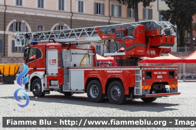 Iveco S-Way AT260S42
Vigili del Fuoco
AutoScala articolata M42L-AS da 42 metri
Allestimento Magirus
Comando Provinciale di Roma
VF 32921
Parole chiave: Iveco S-Way_AT260S42 VF32921