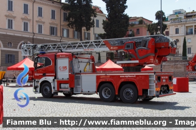 Iveco S-Way AT260S42
Vigili del Fuoco
AutoScala articolata M42L-AS da 42 metri
Allestimento Magirus
Comando Provinciale di Roma
VF 32921
Parole chiave: Iveco S-Way_AT260S42 VF32921