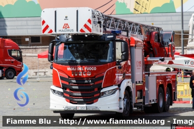 Iveco S-Way AT260S42
Vigili del Fuoco
AutoScala articolata M42L-AS da 42 metri
Allestimento Magirus
Comando Provinciale di Roma
VF 32921
Parole chiave: Iveco S-Way_AT260S42 VF32921