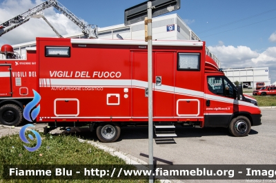 Iveco Daily VI serie restyle
Vigili del Fuoco
Comando provinciale di Roma
allestimento TEKNE
VF 33041
Parole chiave: Iveco Daily_VIserie_restyle VF33041