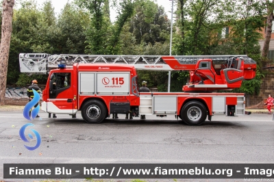 Iveco EuroCargo 160E32 IV serie Low Liner
Vigili del Fuoco
Comando Provinciale di Roma
AutoScala articolata M32L-AS da 32 metri
Allestimento Magirus
VF 33129
Parole chiave: Iveco EuroCargo_160E32_IVserie_Low_Liner VF33129