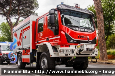 Iveco EuroCargo 150-320 4x4 IV serie
Vigili del Fuoco
Allestimento Magirus
VF 33600
Parole chiave: Iveco EuroCargo_150-320_4x4_IVserie VF33600