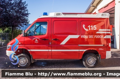 Mercedes-Benz Sprinter 4x4 II serie
Vigili del Fuoco
Unione distrettuale di Cles
Corpo Volontario di Taio (TN)
Polisoccorso allestimento Kofler Fahrzeugbau
VF 3A0 TN
Parole chiave: Mercedes-Benz Sprinter_4x4_II_serie VF3A0TN