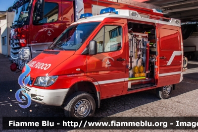 Mercedes-Benz Sprinter 4x4 II serie
Vigili del Fuoco
Unione distrettuale di Cles
Corpo Volontario di Taio (TN)
Polisoccorso allestimento Kofler Fahrzeugbau
VF 3A0 TN
Parole chiave: Mercedes-Benz Sprinter_4x4_II_serie VF3A0TN