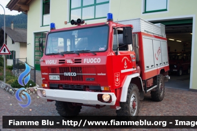 Iveco 80-16
Vigili del Fuoco
Unione distrettuale di Cles
Corpo Volontario di Cis (TN)
Allestito Baribbi, ricondizionato Rosenbauer
VF 3A8 TN
Parole chiave: Iveco 80-16 VF3A8TN