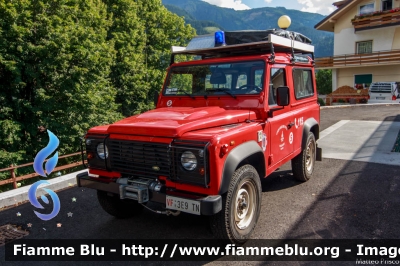 Land Rover Defender 90
Vigili del Fuoco
Unione Distrettuale di Fiemme
Corpo Volontario di Tesero (TN)
VF 3E9 TN
Parole chiave: Land_Rover Defender_90 VF3E9TN