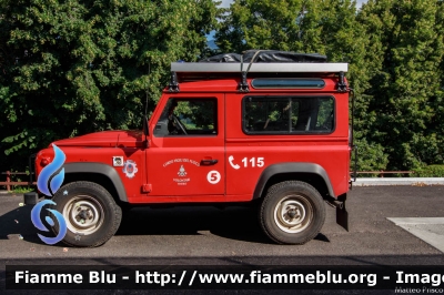 Land Rover Defender 90
Vigili del Fuoco
Unione Distrettuale di Fiemme
Corpo Volontario di Tesero (TN)
VF 3E9 TN
Parole chiave: Land_Rover Defender_90 VF3E9TN