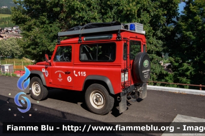 Land Rover Defender 90
Vigili del Fuoco
Unione Distrettuale di Fiemme
Corpo Volontario di Tesero (TN)
VF 3E9 TN
Parole chiave: Land_Rover Defender_90 VF3E9TN