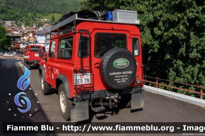 Land Rover Defender 90
Vigili del Fuoco
Unione Distrettuale di Fiemme
Corpo Volontario di Tesero (TN)
VF 3E9 TN
Parole chiave: Land_Rover Defender_90 VF3E9TN