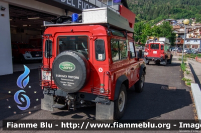 Land Rover Defender 90
Vigili del Fuoco
Unione Distrettuale di Fiemme
Corpo Volontario di Tesero (TN)
VF 3E9 TN
Parole chiave: Land_Rover Defender_90 VF3E9TN