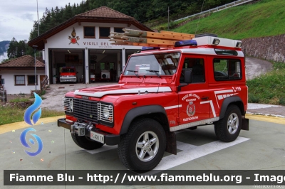 Land Rover Defender 90
Vigili del Fuoco
Unione Distrettuale di Fiemme
Corpo Volontario di Valfloriana (TN)
allestimento Brandshutz
VF 4D8 TN
Parole chiave: Land_Rover Defender_90 VF4D8TN