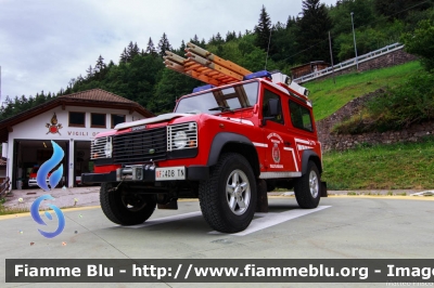 Land Rover Defender 90
Vigili del Fuoco
Unione Distrettuale di Fiemme
Corpo Volontario di Valfloriana (TN)
allestimento Brandshutz
VF 4D8 TN
Parole chiave: Land_Rover Defender_90 VF4D8TN