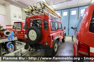 Land Rover Defender 90
Vigili del Fuoco
Unione Distrettuale di Fiemme
Corpo Volontario di Ziano di Fiemme (TN)
VF 4E3 TN
Parole chiave: Land_Rover Defender_90 VF4E3TN