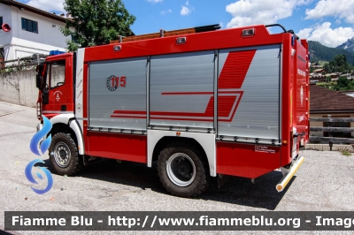 Iveco EuroCargo 110E22 4x4 III serie
Vigili del Fuoco
Distretto di Fiemme
Corpo Volontario di Carano (TN)
allestimento Kolfer-Fahrzeugbau
VF 4E5 TN
Parole chiave: Iveco EuroCargo_110E22_4x4_IIIserie VF4E5TN