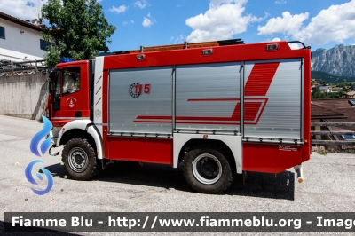 Iveco EuroCargo 110E22 4x4 III serie
Vigili del Fuoco
Distretto di Fiemme
Corpo Volontario di Carano (TN)
allestimento Kolfer-Fahrzeugbau
VF 4E5 TN
Parole chiave: Iveco EuroCargo_110E22_4x4_IIIserie VF4E5TN