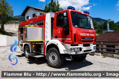 Iveco EuroCargo 110E22 4x4 III serie
Vigili del Fuoco
Distretto di Fiemme
Corpo Volontario di Carano (TN)
allestimento Kolfer-Fahrzeugbau
VF 4E5 TN
Parole chiave: Iveco EuroCargo_110E22_4x4_IIIserie VF4E5TN