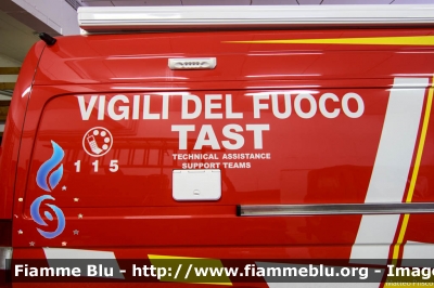 Mercedes-Benz Sprinter IV serie
Vigili del Fuoco
Unione Distrettuale di Fiemme (TN)
ospitato dal Corpo Volontario di Ziano di Fiemme (TN)
allestito Divitec
VF 4J5 TN
Parole chiave: Mercedes-Benz Sprinter_IVserie VF4J5TN