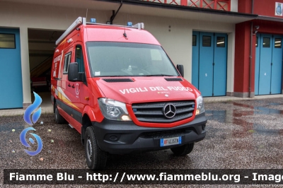 Mercedes-Benz Sprinter IV serie
Vigili del Fuoco
Unione Distrettuale di Fiemme (TN)
ospitato dal Corpo Volontario di Ziano di Fiemme (TN)
allestito Divitec
VF 4J5 TN
Parole chiave: Mercedes-Benz Sprinter_IVserie VF4J5TN