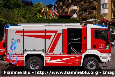 Man TGM 18.340 4x4 II serie
Vigili del Fuoco
Unione distrettuale di Mezzolombardo
Corpo Volontario di Molveno (TN)
Allestimento Brandus Rosenbauer
VF 5D0 TN
Parole chiave: Man TGM_18.340_4x4_II_serie VF5D0TN