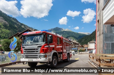 Scania P410 4x4 II serie
Vigili del Fuoco
Unione Distrettuale di Fiemme
Corpo Volontario di Predazzo (TN)
Allestimento Rosenbauer-Brandus
VF 5D6 TN
Parole chiave: Scania P410_4x4_IIserie VF5D6TN