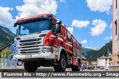 Scania P410 4x4 II serie
Vigili del Fuoco
Unione Distrettuale di Fiemme
Corpo Volontario di Predazzo (TN)
Allestimento Rosenbauer-Brandus
VF 5D6 TN
Parole chiave: Scania P410_4x4_IIserie VF5D6TN