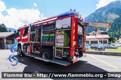 Scania P410 4x4 II serie
Vigili del Fuoco
Unione Distrettuale di Fiemme
Corpo Volontario di Predazzo (TN)
Allestimento Rosenbauer-Brandus
VF 5D6 TN
Parole chiave: Scania P410_4x4_IIserie VF5D6TN