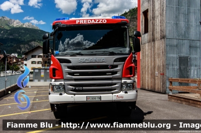 Scania P410 4x4 II serie
Vigili del Fuoco
Unione Distrettuale di Fiemme
Corpo Volontario di Predazzo (TN)
Allestimento Rosenbauer-Brandus
VF 5D6 TN
Parole chiave: Scania P410_4x4_IIserie VF5D6TN