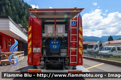 Scania P410 4x4 II serie
Vigili del Fuoco
Unione Distrettuale di Fiemme
Corpo Volontario di Predazzo (TN)
Allestimento Rosenbauer-Brandus
VF 5D6 TN
Parole chiave: Scania P410_4x4_IIserie VF5D6TN