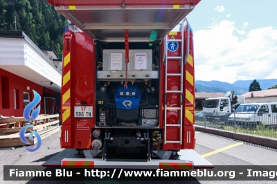 Scania P410 4x4 II serie
Vigili del Fuoco
Unione Distrettuale di Fiemme
Corpo Volontario di Predazzo (TN)
Allestimento Rosenbauer-Brandus
VF 5D6 TN
Parole chiave: Scania P410_4x4_IIserie VF5D6TN