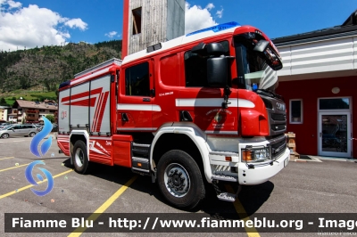 Scania P410 4x4 II serie
Vigili del Fuoco
Unione Distrettuale di Fiemme
Corpo Volontario di Predazzo (TN)
Allestimento Rosenbauer-Brandus
VF 5D6 TN
Parole chiave: Scania P410_4x4_IIserie VF5D6TN