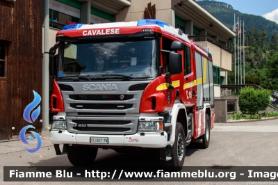 Scania P410 4x4 II serie
Vigili del Fuoco
Distretto di Fiemme
Corpo Volontario di Cavalese (TN)
Allestimento Rosenbauer - Brandus
VF 5D7 TN
Parole chiave: Scania P410_4x4_IIserie VF5D7TN