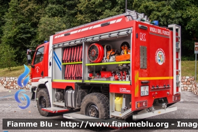 Mercedes-Benz Unimog U20
Vigili del Fuoco
Unione distrettuale di Mezzolombardo
Corpo Volontario di Ton (TN)
AutoPompa allestita Kofler
VF 5E0 TN
Parole chiave: Mercedes-Benz Unimog_U20 VF5E0TN