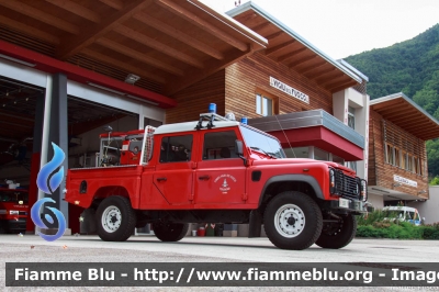 Land Rover Defender 130
Vigili del Fuoco
Distretto di Trento
Corpo Volontario di Cembra (TN)
VF 5E9 TN
Parole chiave: Land_Rover Defender_130 VF5E9TN