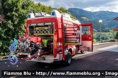 Mercedes Benz Sprinter III serie 4X4
Vigili del Fuoco
Unione Distrettuale di Fiemme
Corpo Volontario di Tesero (TN)
allestimento Brandschutz - Rosenbauer
VF 5H5 TN
Parole chiave: Mercedes Benz Sprinter_IIIserie_4X4 VF5H5TN