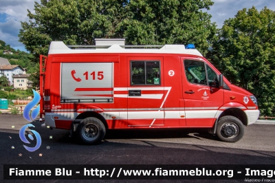 Mercedes Benz Sprinter III serie 4X4
Vigili del Fuoco
Unione Distrettuale di Fiemme
Corpo Volontario di Tesero (TN)
allestimento Brandschutz - Rosenbauer
VF 5H5 TN
Parole chiave: Mercedes Benz Sprinter_IIIserie_4X4 VF5H5TN