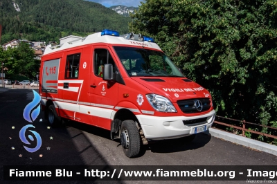 Mercedes Benz Sprinter III serie 4X4
Vigili del Fuoco
Unione Distrettuale di Fiemme
Corpo Volontario di Tesero (TN)
allestimento Brandschutz - Rosenbauer
VF 5H5 TN
Parole chiave: Mercedes Benz Sprinter_IIIserie_4X4 VF5H5TN