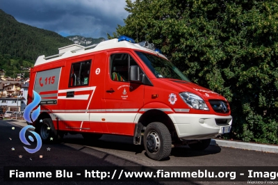 Mercedes Benz Sprinter III serie 4X4
Vigili del Fuoco
Unione Distrettuale di Fiemme
Corpo Volontario di Tesero (TN)
allestimento Brandschutz - Rosenbauer
VF 5H5 TN
Parole chiave: Mercedes Benz Sprinter_IIIserie_4X4 VF5H5TN