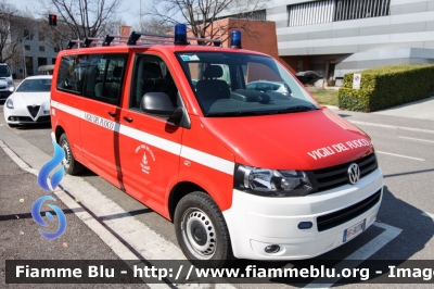 Volkswagen Transporter T5 Restyle
Vigili del Fuoco
Distretto di Trento
Corpo Volontario di Bosentino (TN)
VF 5K0 TN
Parole chiave: Volkswagen Transporter_T5_Restyle VF5K0TN